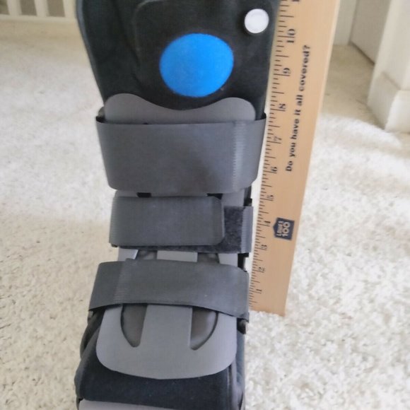 DeRoyal Short Air Pump Walking Boot - Picture 2 of 13